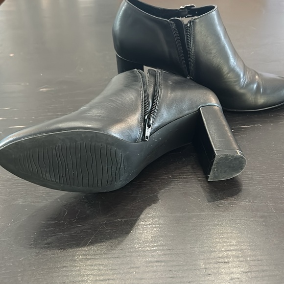 David Tate black leather booties 6.5 wide width - Picture 5 of 7